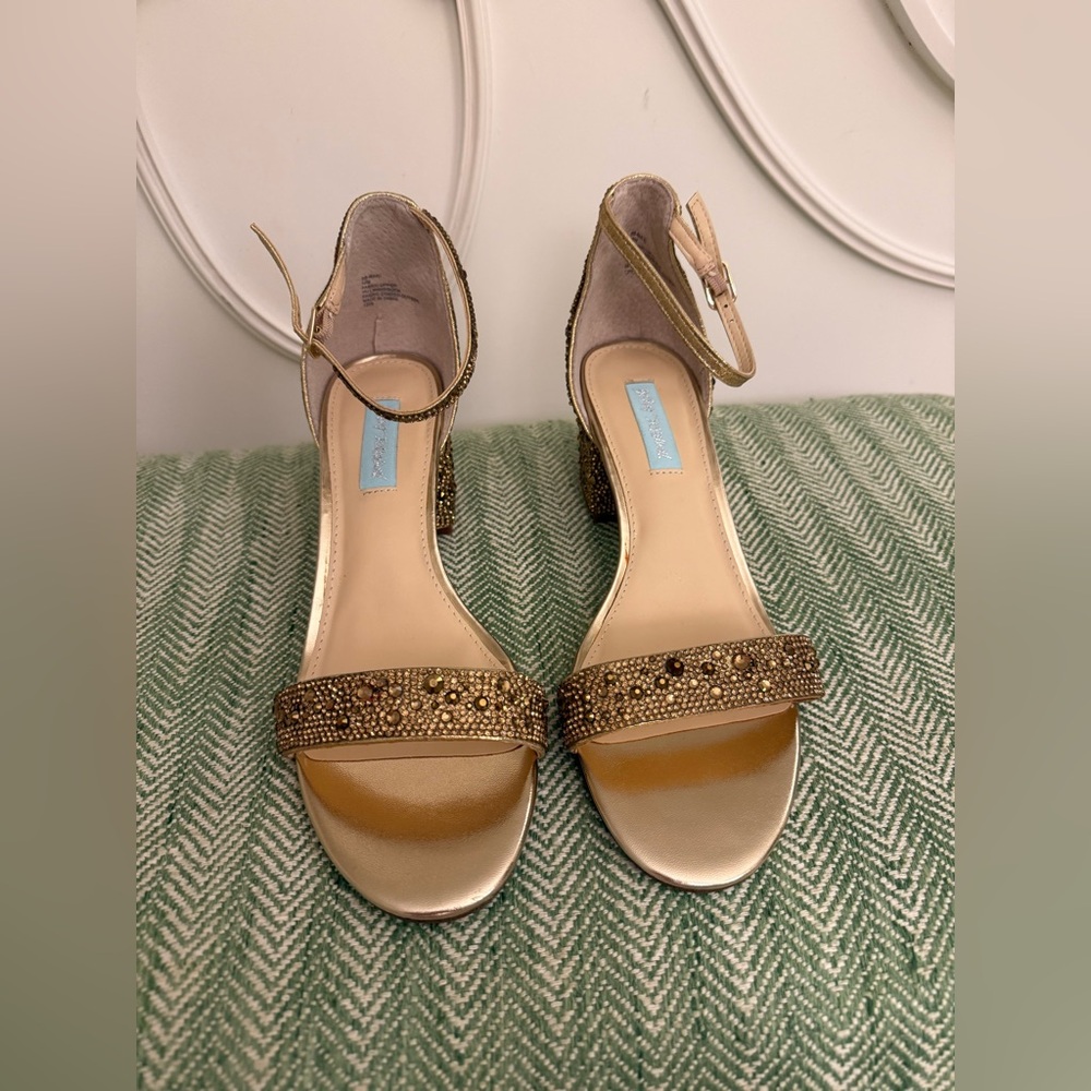Elegant Gold Women's Heels